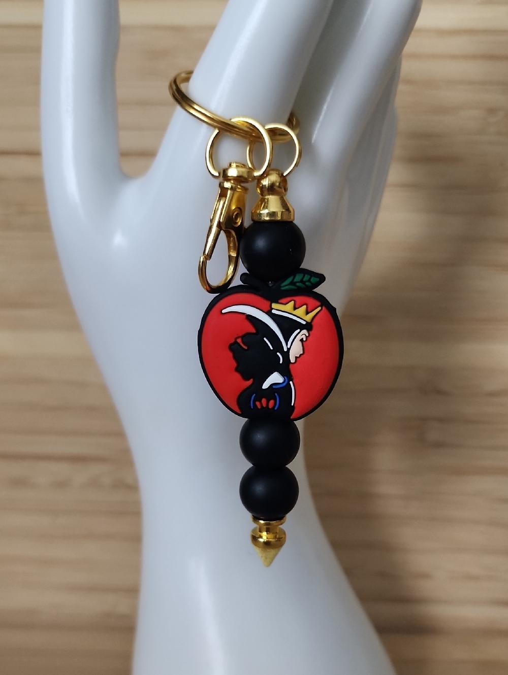 🆕️Evil Queen & Snow White Apple Charm Keychain